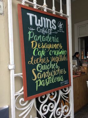 twins at Twins Cafe GF in Lima