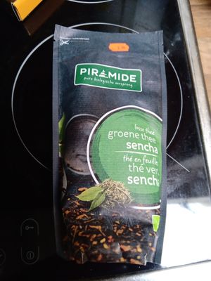 Bag of loose leaf sencha green tea at Mimint Bio Market in Arnhem