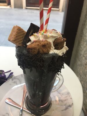 vegan freak shake! delicious at Malvy's Shakes in Madrid