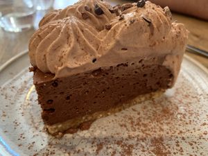 Chocolate mousse cake at L'instant in Tours