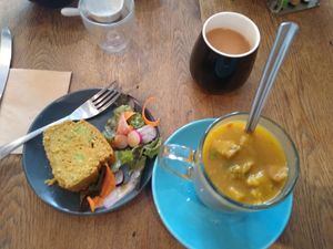 Savoury cake and soup with rooibos at L'instant in Tours