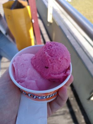  at Love It Raw in Bucharest