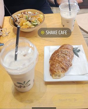  at Shake Cafe - Del Corso in Florence