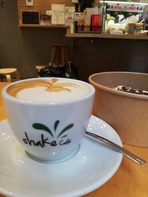 Cappuccino with oat milk at Shake Cafe - Del Corso in Florence