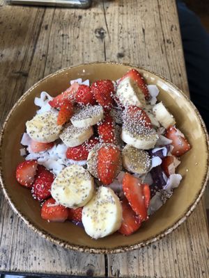 Acaii smoothie bowl at Shake Cafe - Del Corso in Florence