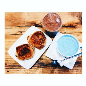 Blue "Milk", crazy delicious chocolate smoothie and pain au chocolat at Shake Cafe - Del Corso in Florence