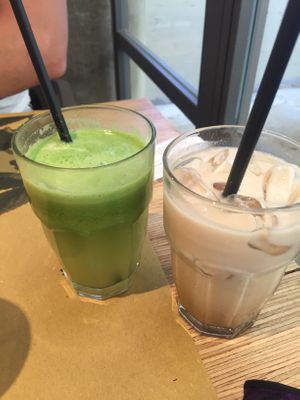 all in juice (5€) and Frozen chai (4,50) with coconut milk  at Shake Cafe - Del Corso in Florence