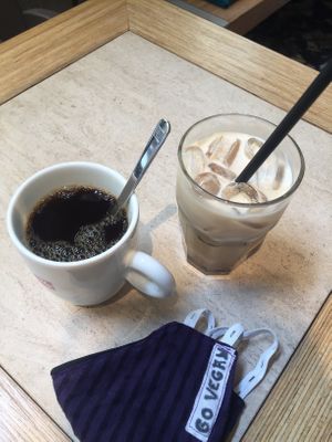 coffee americano, frozen chai, face mask (Covid-times!) at Shake Cafe - Del Corso in Florence