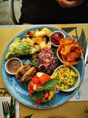 Vegan brunch at Shake Cafe - Del Corso in Florence