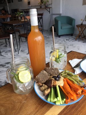 Starter with homemade lemonade  at Eat With Fingers Restaurant Mauritius in Grand Baie