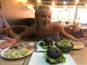 vegan tortellini & burgers at Green Caffe in Split