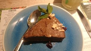 HAPPY ENDING at Botanique in Hasselt