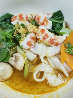 mock shrimp Tom yum noodle soup at Pho Fresh in Rancho Cordova