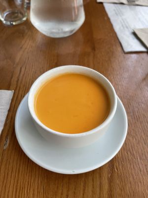 Entrante - Gazpacho de pera 🌱  at Garraxi Restaurante Vegetariano in San Sebastian