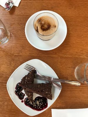 tiramisu and brownie at Garraxi Restaurante Vegetariano in San Sebastian