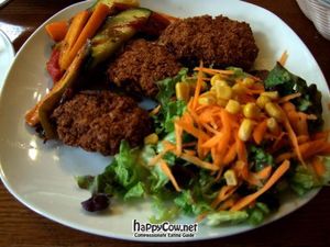 Open burger at Garraxi Restaurante Vegetariano in San Sebastian