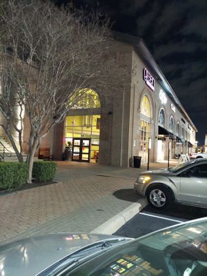 View from the car park at Green Vegetarian Cuisine - Quarry Market in San Antonio