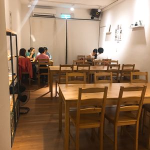 Indoor seating at Original Vegan 原粹蔬食作 - Yuán Cuì Shū Shi Zuò in New Taipei City
