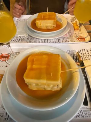  at Lado B Cafe in Porto