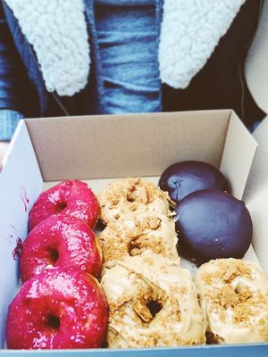 Naša cesta do Prahy bola práve so zámerom ochutnať tieto donutky  at Blue Vegan Pig Shop in Prague