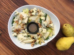 Seasonal salad with pear and gorgonzola at Pizzeria Bistro Mediterraneo in Merano