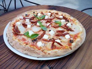 Fenchel-Pizza at Pizzeria Bistro Mediterraneo in Merano