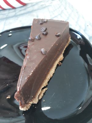 Raw chocolate cheesecake at Elephant in the Room in Thessaloniki