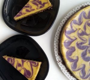 Mango blueberry raw cheesecake at Elephant in the Room in Thessaloniki