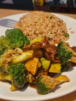 Beef w/broccoli at Ma Ma Wok in Charlotte