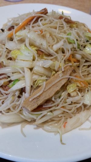 House Mei Fun that had vegan shrimp, chicken, beef and ham at Ma Ma Wok in Charlotte