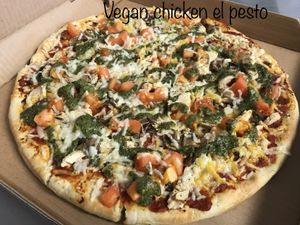 Vegan chicken el pesto at Razzos Pizza And Salads in Hayward