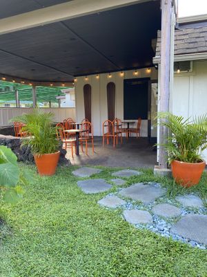 Outdoor seating   at Imua Coffee Roasters in Kapaa