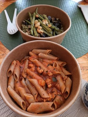 Macarrons de blat sarraí, quinoa amb verdures at Mandala Kitchen in Lescala