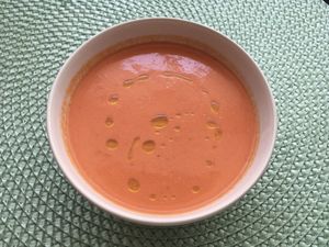 Gazpacho de tomate y sandía  at Mandala Kitchen in Lescala