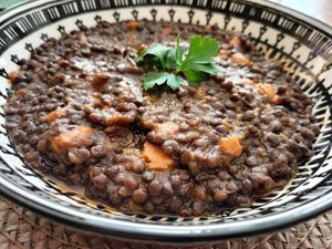 Llenties estofades amb moniato at Mandala Kitchen in Lescala