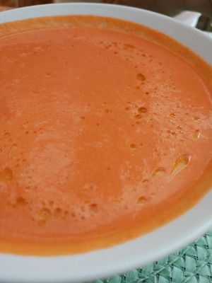 Gaspatxo de xindria at Mandala Kitchen in Lescala