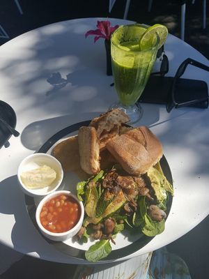 big brekkies and il pozzo juice at Il Pozzo Cafe in Wollongong