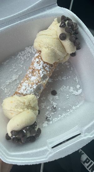Vegan cannoli   at Mad Dogs Hot Dogs in Venice