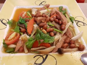 Spicy. Lack of fresh veggie at Talalask in Bangkok