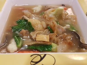 Taste like horfun. In thailand is called rice noodles. Recommend at Talalask in Bangkok