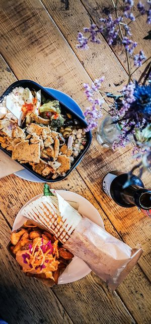 Kebap Box mit 5 Topping und Kebap Rolle mit Wedges at Gustav Grün - Wolbecker Straße in Muenster