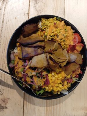 Selbst zusammengestellte Bowl mit veganem Kebab at Gustav Grün - Wolbecker Straße in Muenster