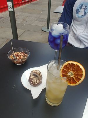 Chocolate mousse: sublime, not too sweet, with nice crunchy topping. And great muchi 😋 at Vegan Yes in East London