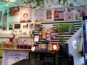 Stories of the dishes and different kinds of selfmade kombucha at Vegan Yes in East London