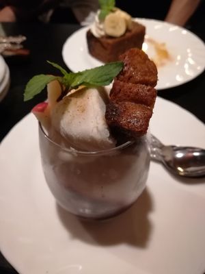 coconut icecream at Loca Kitchen in Tokyo