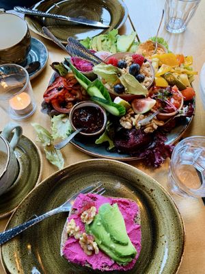Frühstücksteller für zwei  at Leni Liebt Kaffee in Aachen