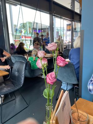 Cadre moderne et agréables   at Leni Liebt Kaffee in Aachen