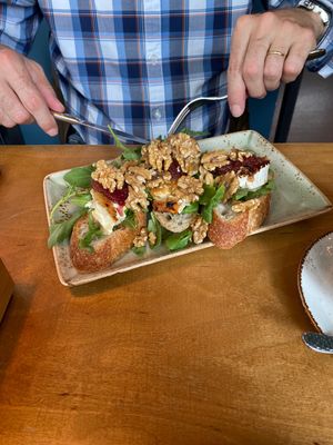 Gratinierte Eiegenkäse  at Leni Liebt Kaffee in Aachen