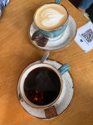 Américain décaféiné et cappuccino  at Leni Liebt Kaffee in Aachen