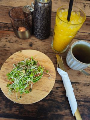 Avocado Smørrebrød, Tea and Passionfruit Lemonade at Cafe Feel Good in Copenhagen